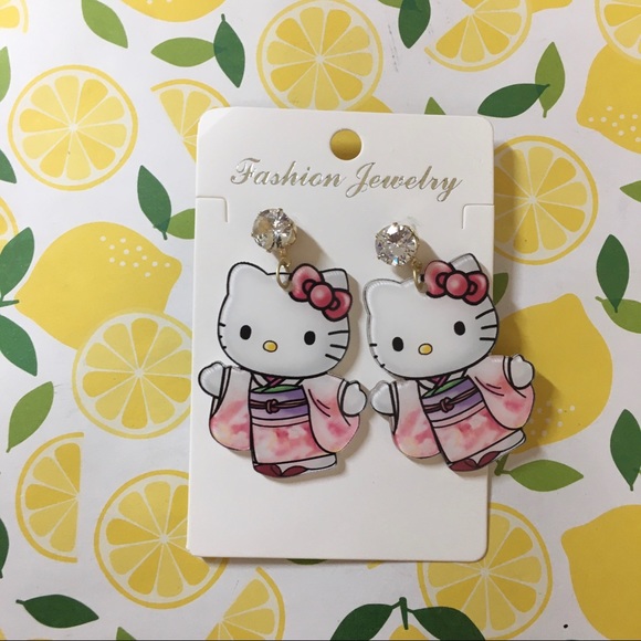 🍊NWT Sanrio Hello Kitty Pink Kimono CZ Earrings - Picture 3 of 12